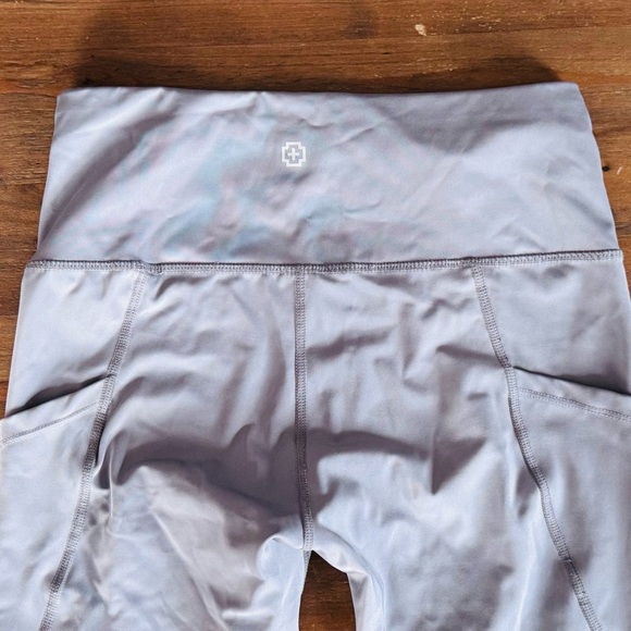 SWISS BRAND High-Waisted Light Blue Leggings with Pocket - Picture 5 of 9